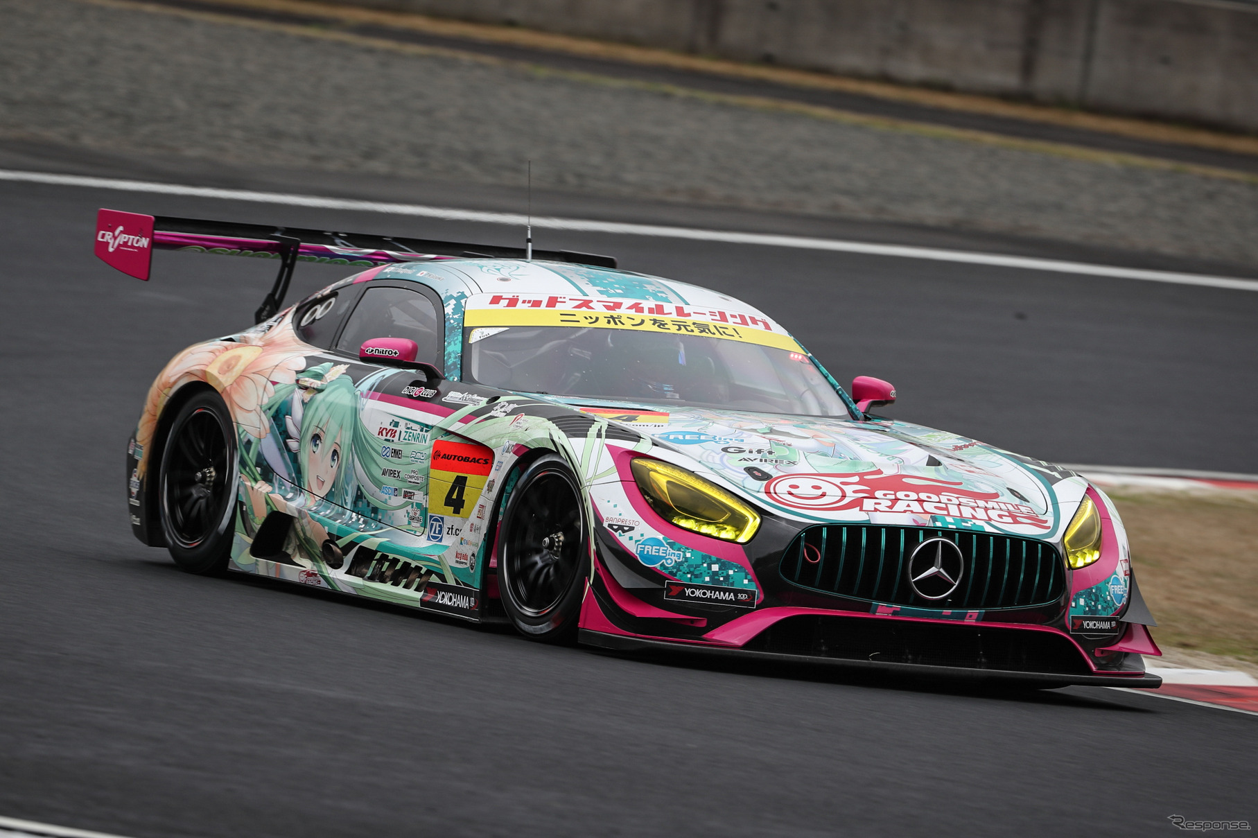 GT300クラス予選2位の#4 メルセデス。