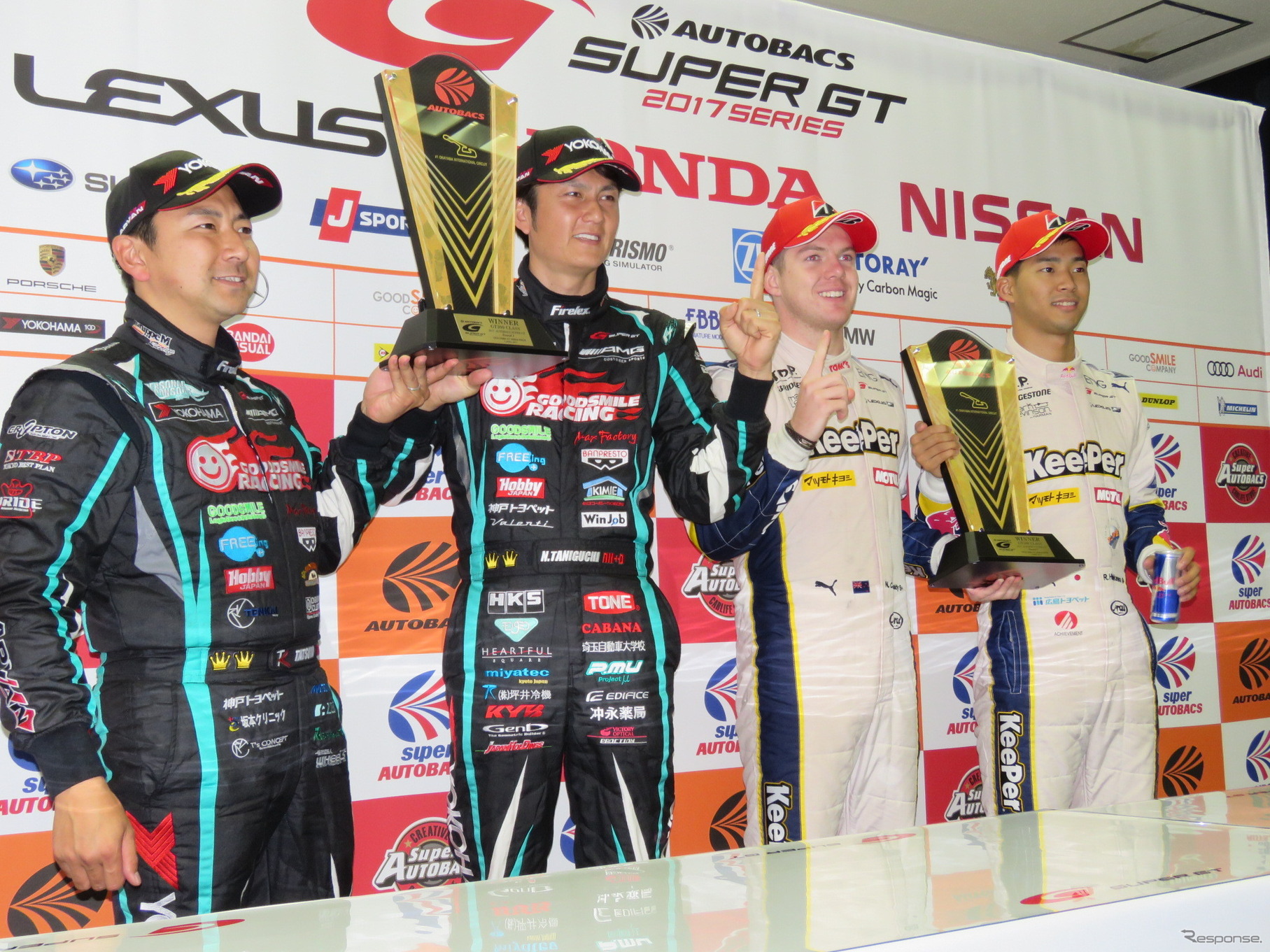 優勝会見にて。右から平川、キャシディ、GT300クラス優勝の谷口信輝、片岡龍也。