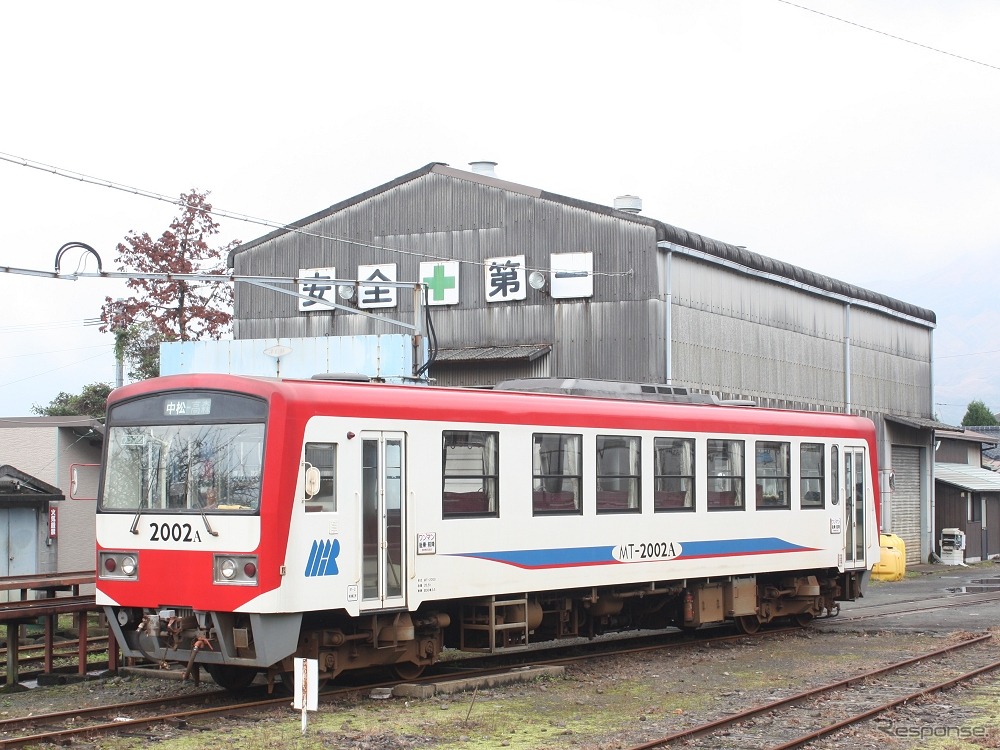 南阿蘇鉄道は中松～高森間のみ運転を再開している。写真は高森駅。