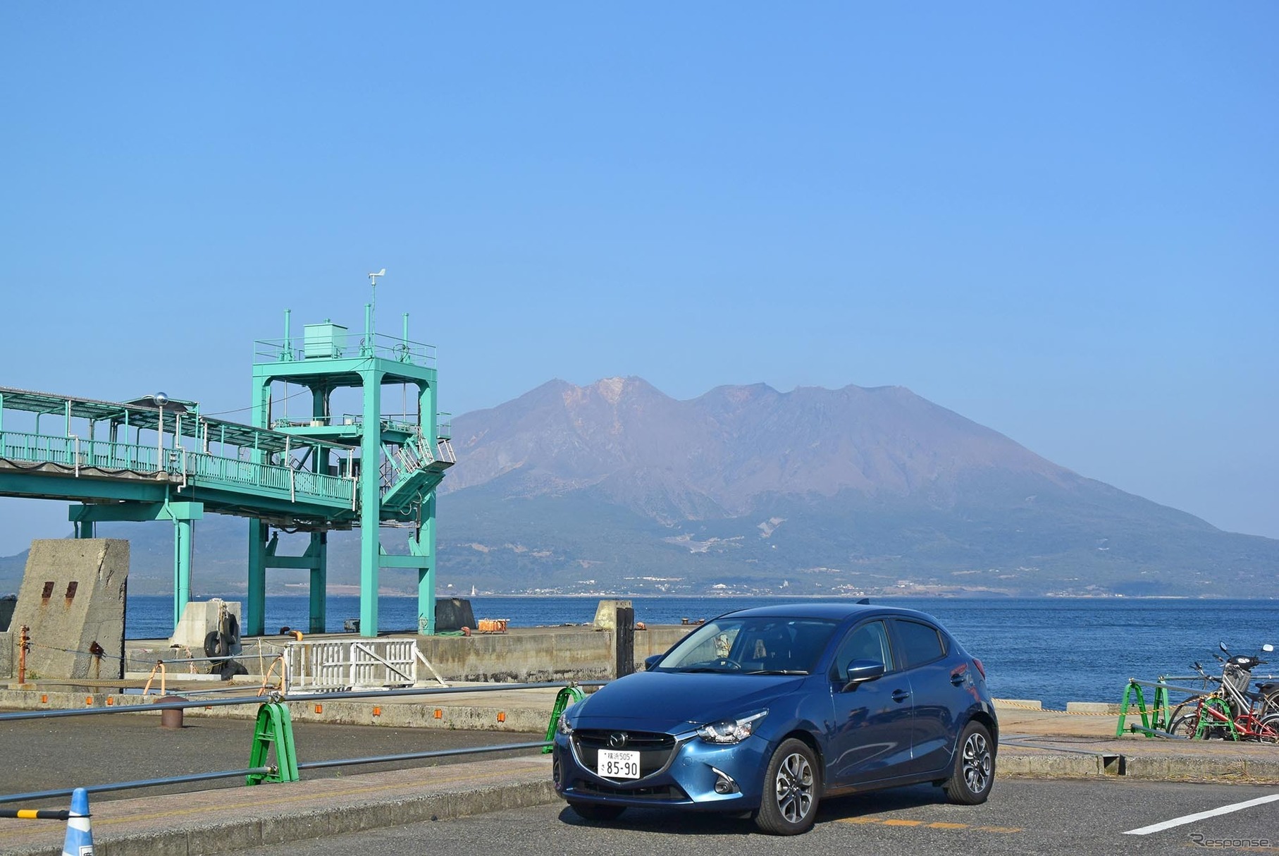 薩摩半島と大隅半島を結ぶ垂水フェリーの発着場にて。