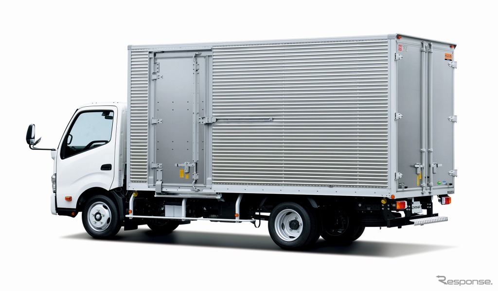 トヨタ ダイナ アルミバン ワイドキャブ・ロングボティ・フルジャストロー・2t積・ディーゼル車・2WD（ホワイト）＜オプション装着車＞