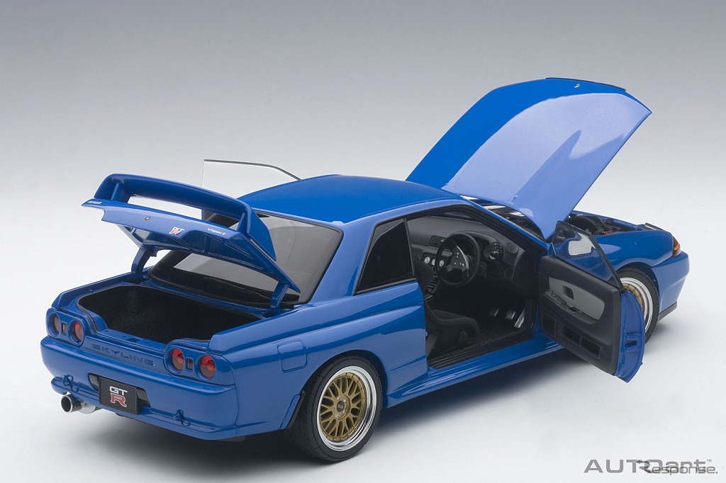 オートアート 日産スカイライン GT-R（R32）VスペックII チューンド・バージョン 1/18スケールモデル