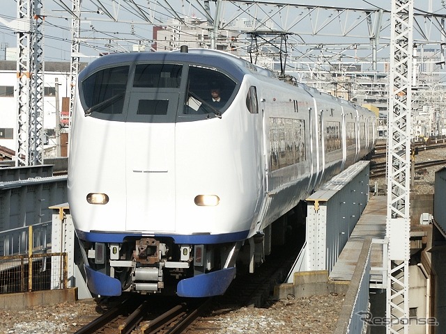 JRの関空アクセス特急『はるか』。現在は大阪環状線（西九条）経由だが、なにわ筋線の完成後は同線経由に変更され、所要時間を短縮する。