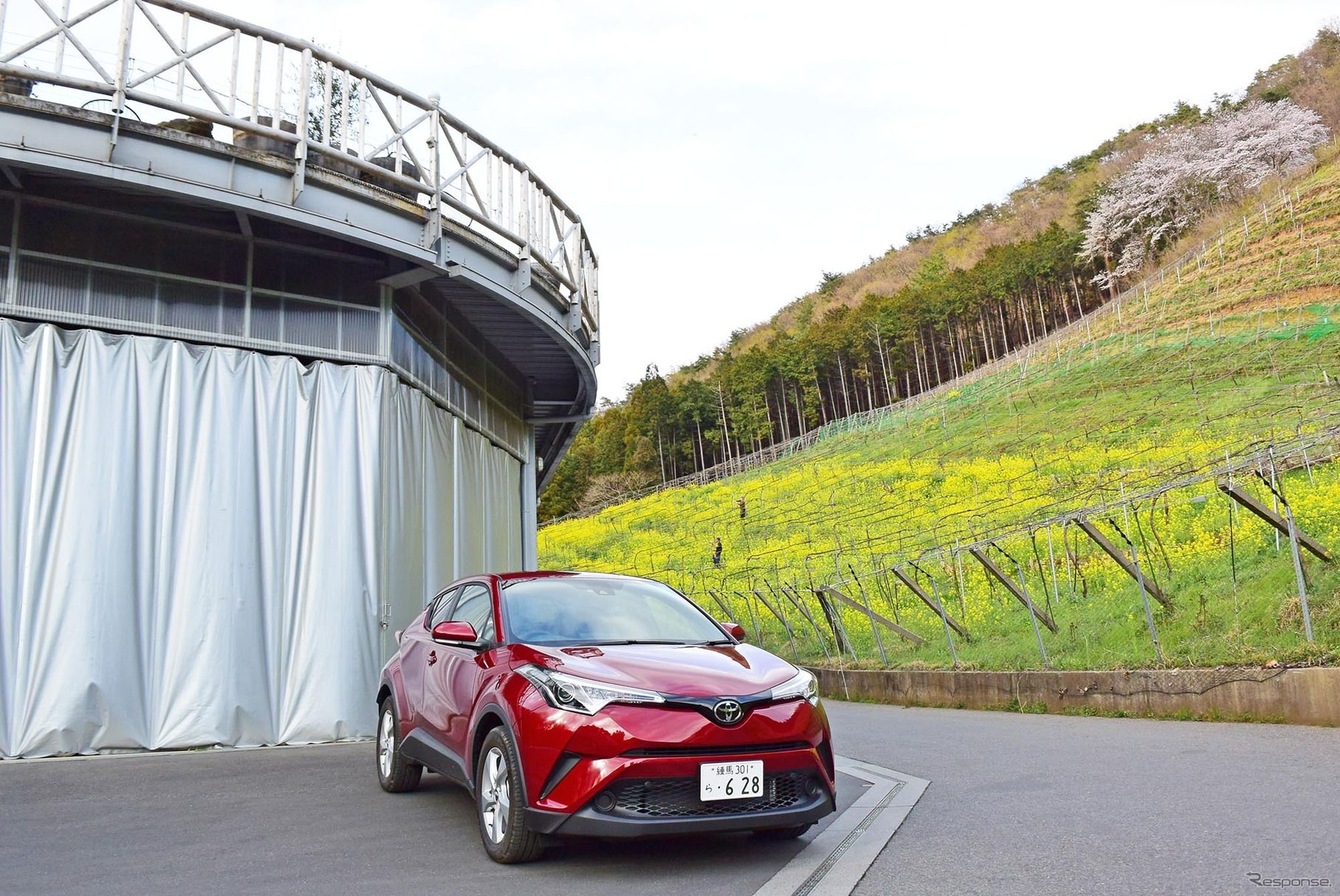 トヨタ「C-HR」1.2リットルターボS-T