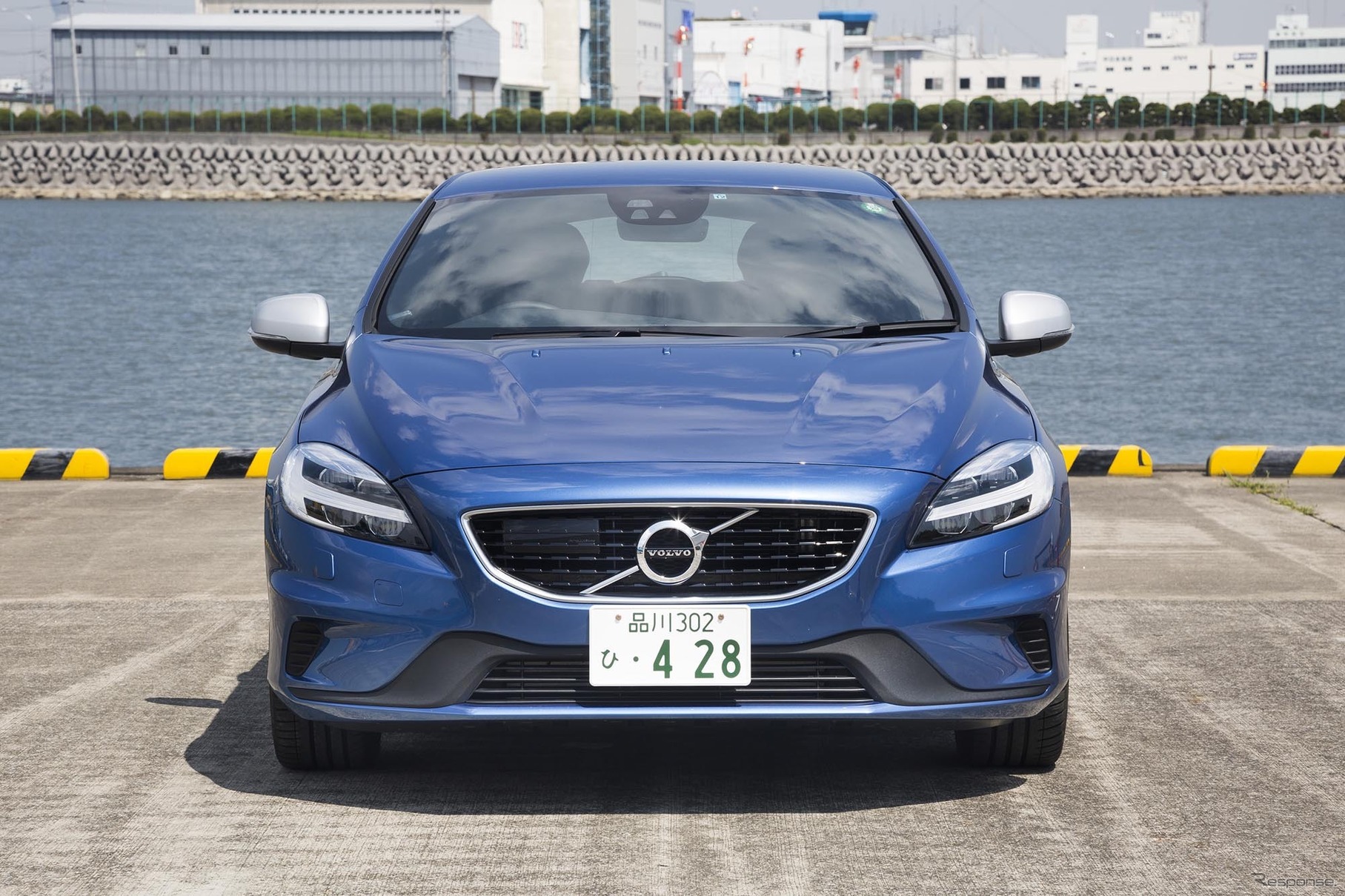 ボルボ V40 D4 R-Design ポールスターエディション