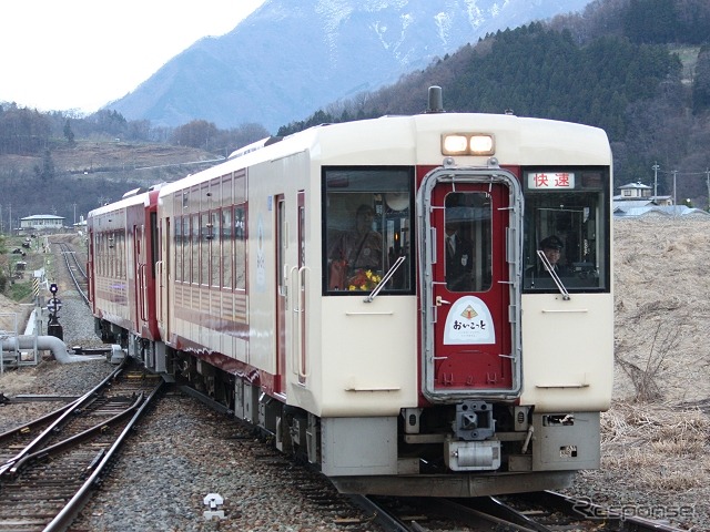 飯山線の一部区間運休により、運休を余儀なくされた飯山線の観光列車『おいこっと』。