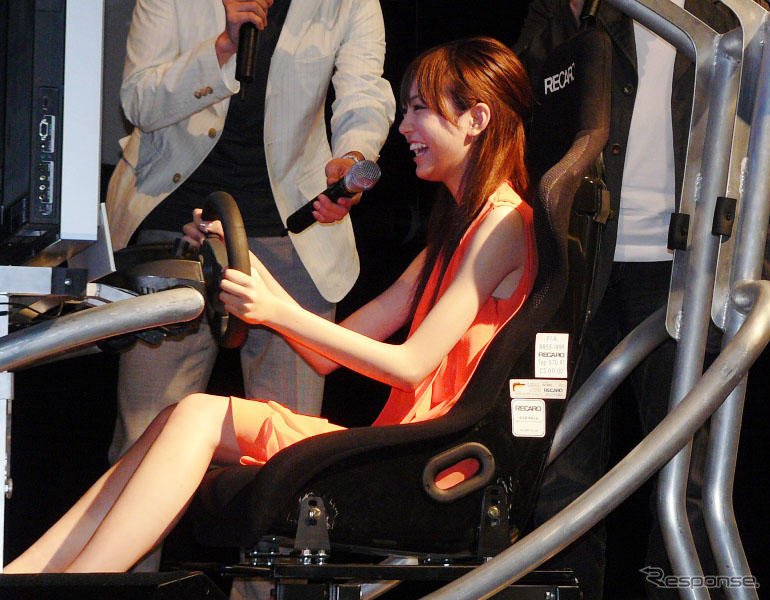 【GT5 山内一典トークライブ】桐谷美玲、免許はまだだが