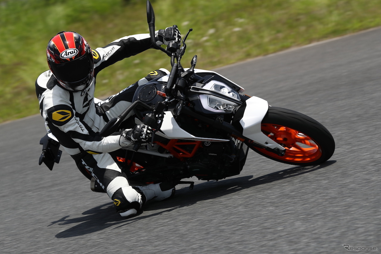 フルモデルチェンジした2017年式 KTM 390デューク