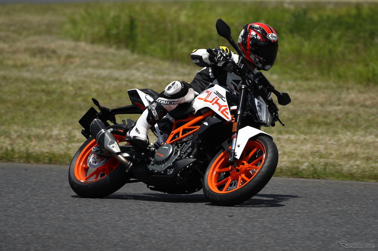 フルモデルチェンジした2017年式 KTM 390デューク