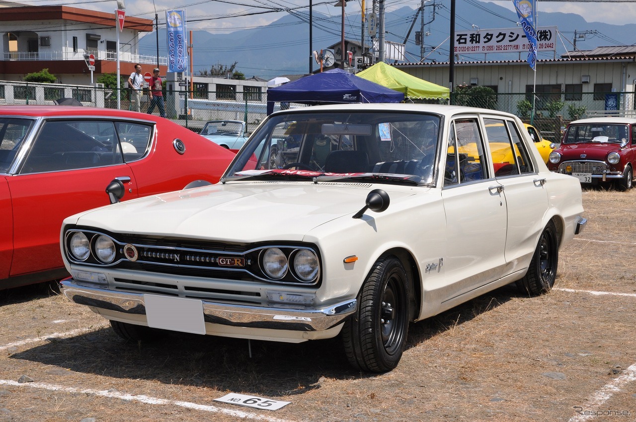 日産 スカイライン 4ドア 2000GT-R