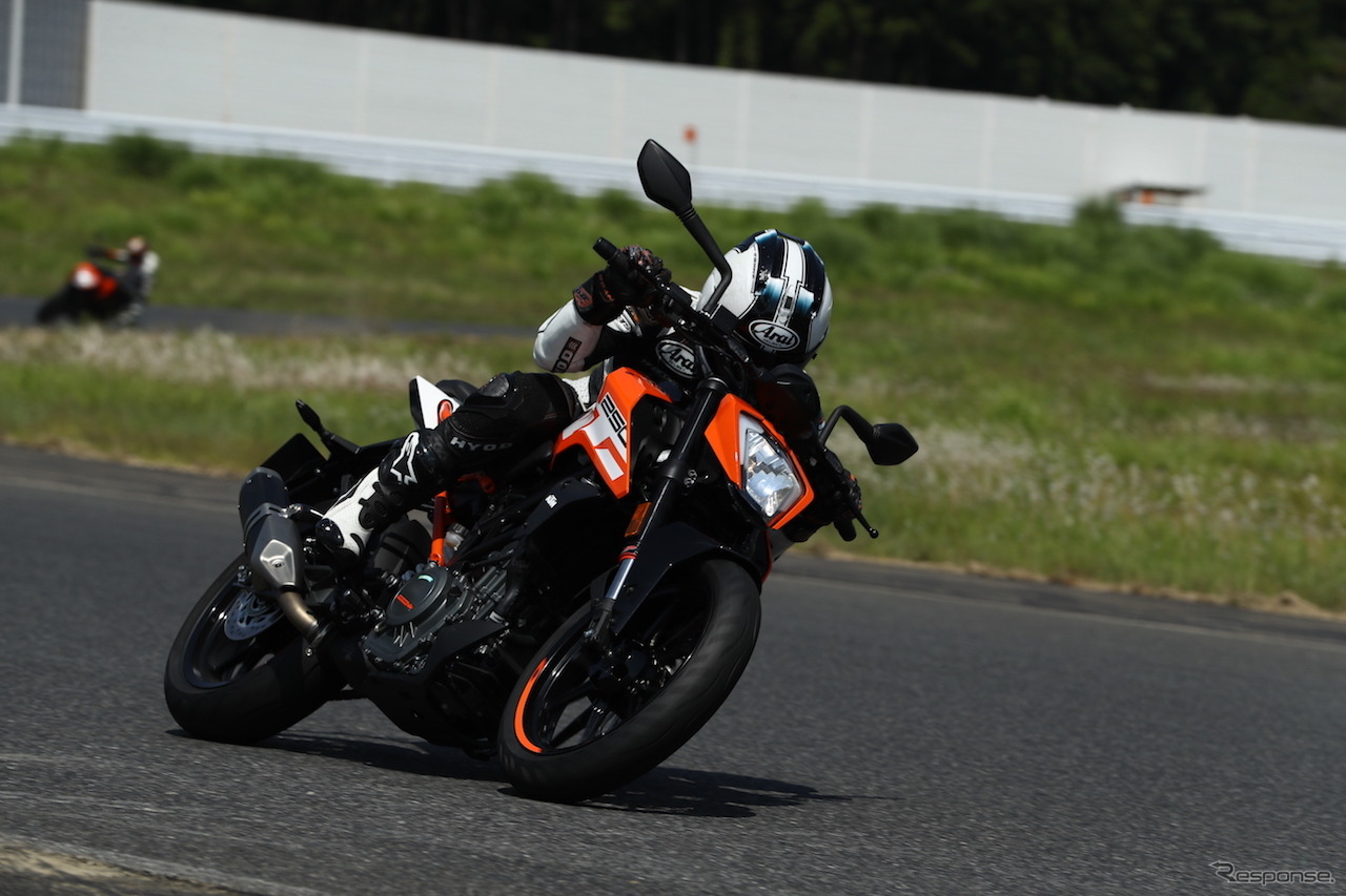 元ロードレース世界選手権GP250チャンピオンの原田哲也さん。