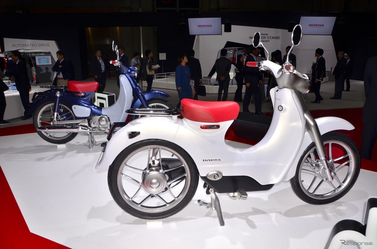 2015年東京モーターショーで披露した『EV-Cub Concept』