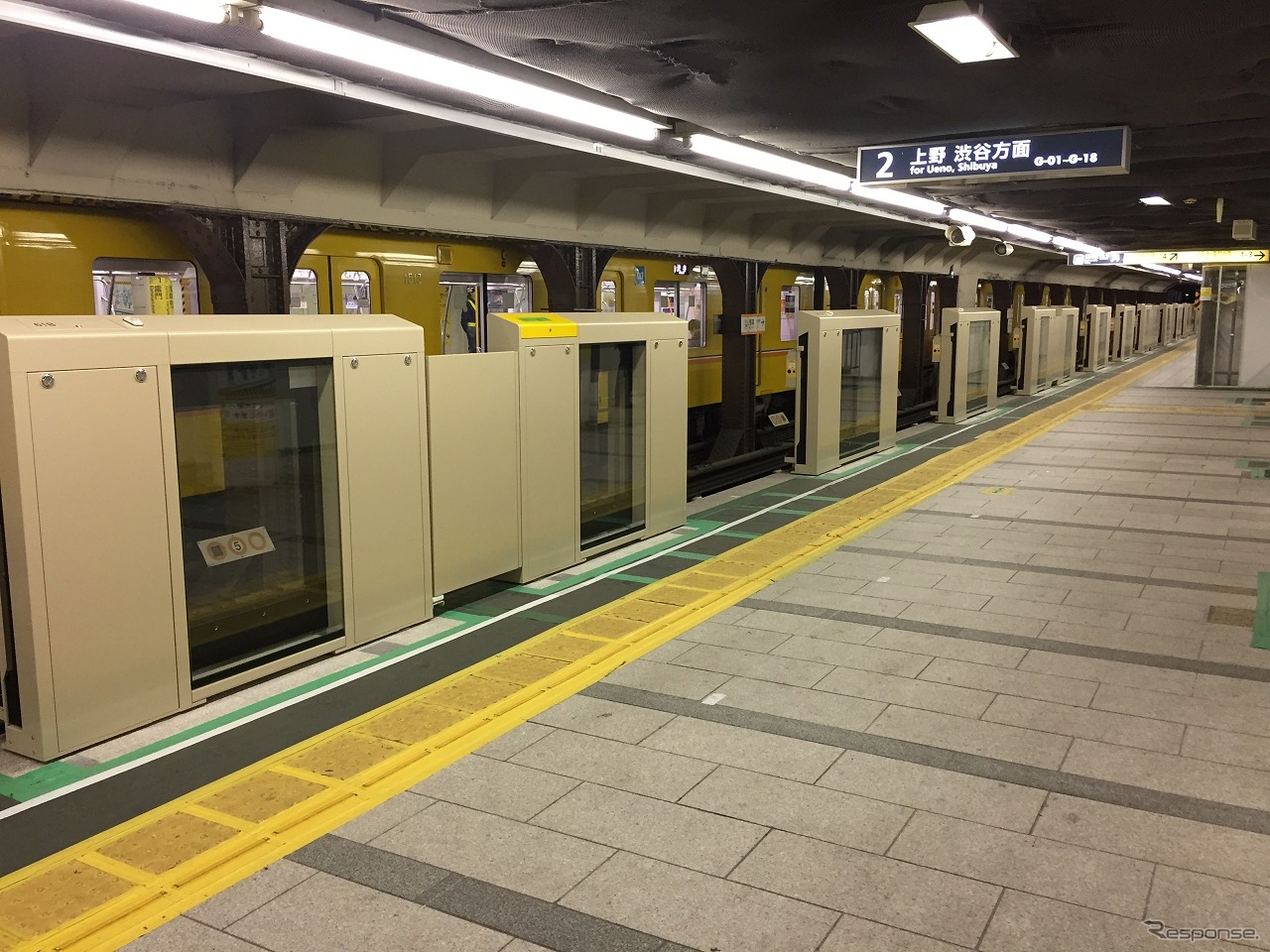 東京メトロ全駅へのホームドア整備完了は2025年度の見通しとなった。写真は浅草駅のホームドア。