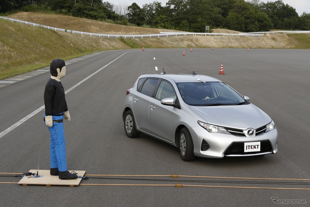 トヨタ・オーリスがベースの自動運転関連技術搭載車