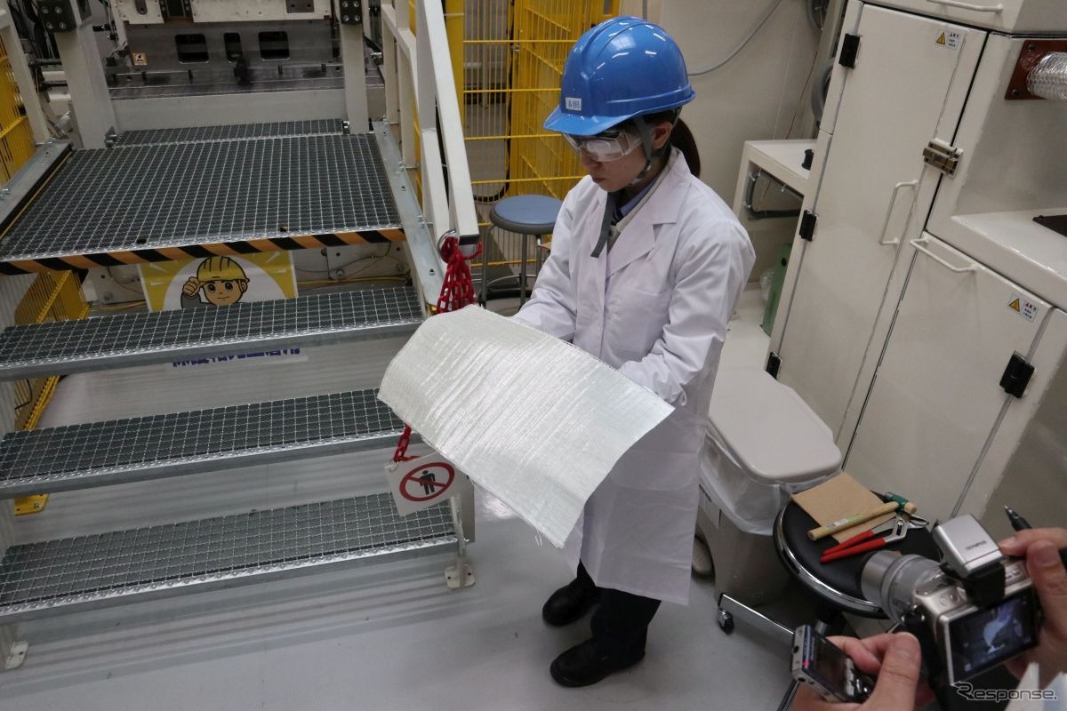 成形まえのプレフォーム。柔らかい