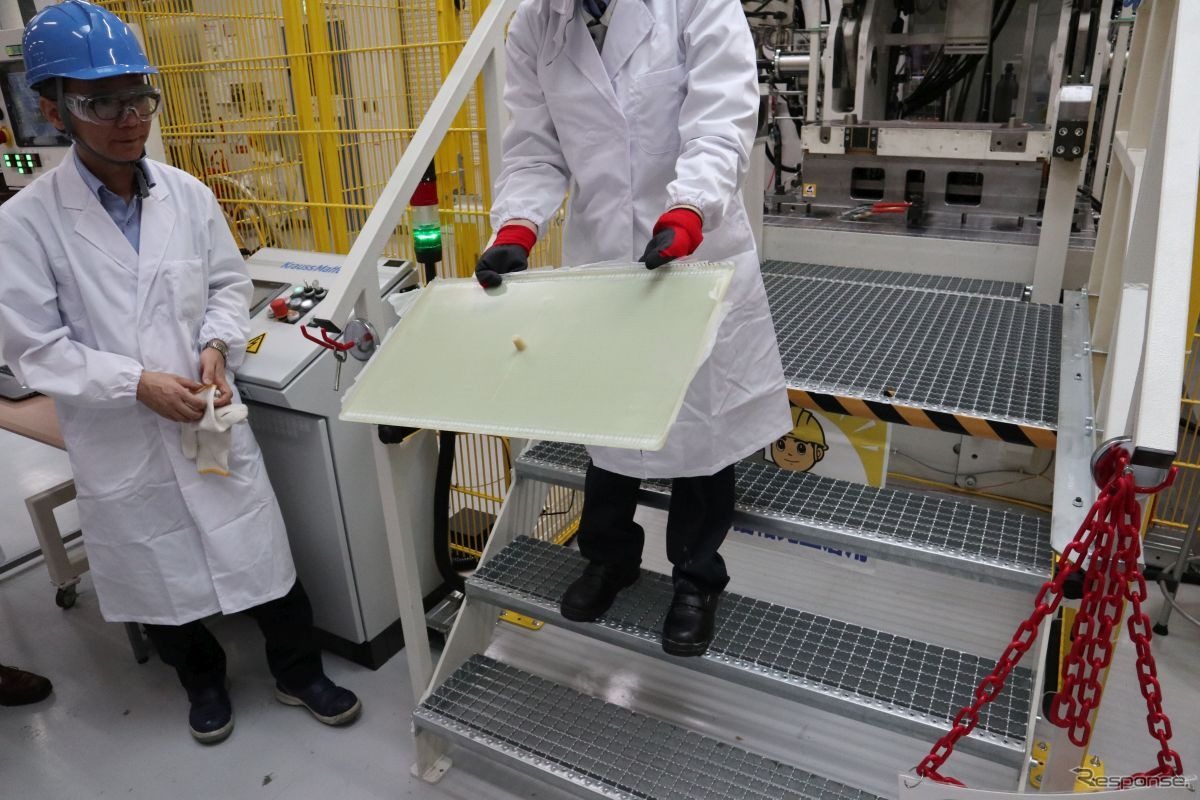 成形直後の素材