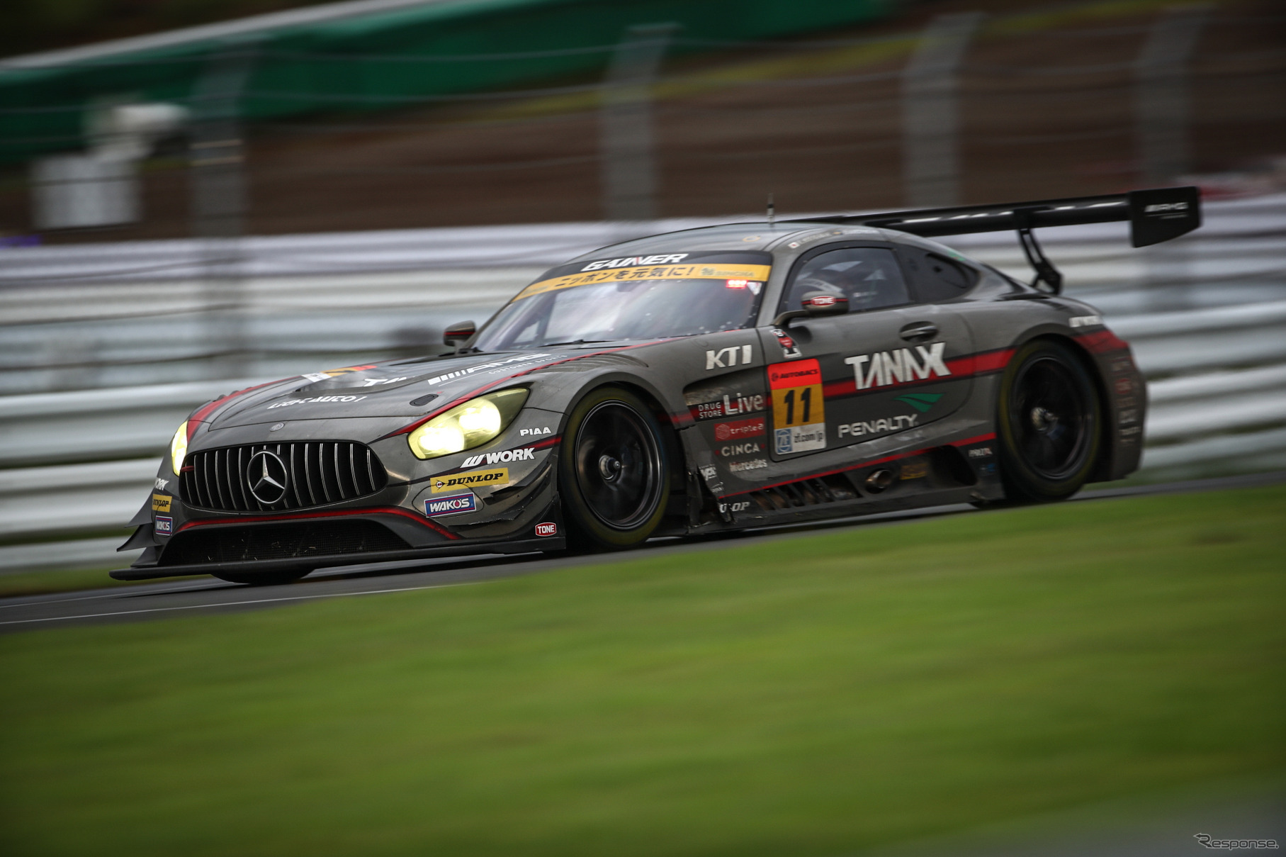 GT300クラスのウイナー、#11 メルセデスAMG GT3。