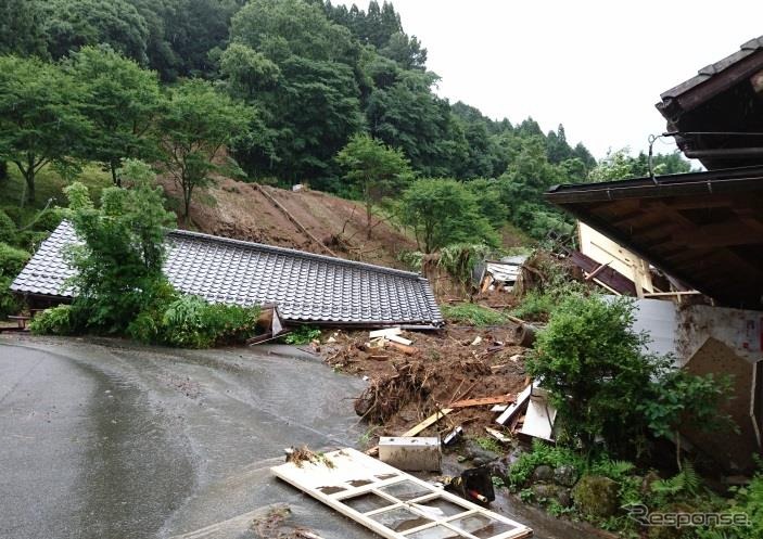 日田彦山線の代行バスは7月31日から大行司～日田間で運転されることが決まった。写真は駅舎が倒壊した日田彦山線の大行司駅。