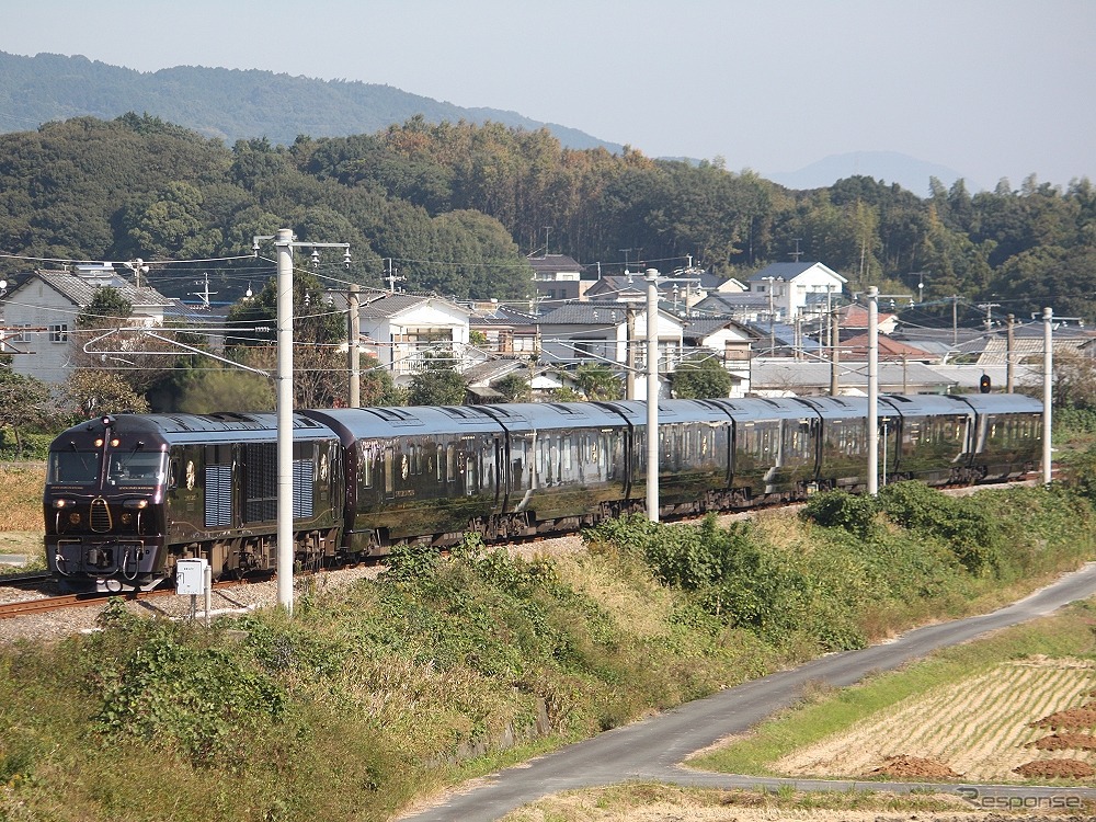 JR九州のクルーズトレイン『ななつ星』。久大本線が一部不通のため8月22日出発分からルートを変える。