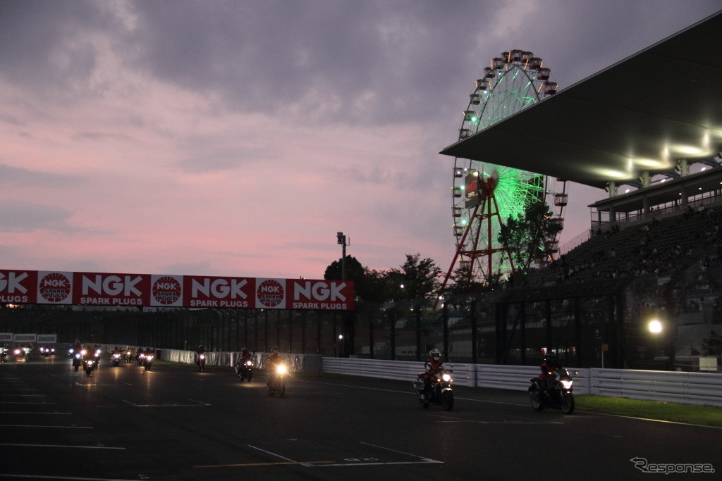 2017鈴鹿8耐 ナイトピットウォーク