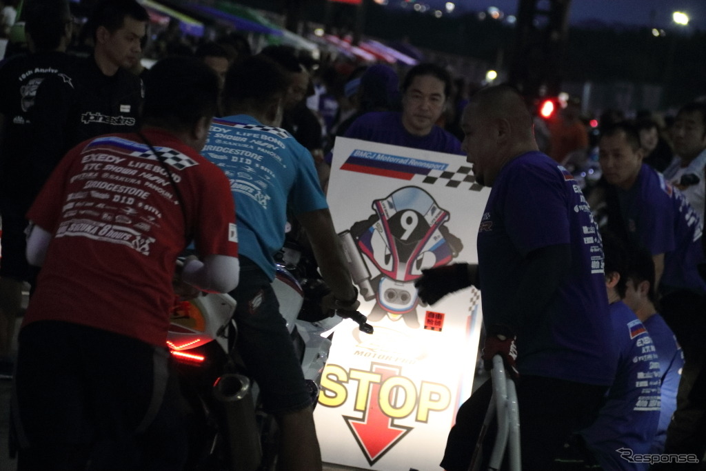 2017鈴鹿8耐 ナイトピットウォーク
