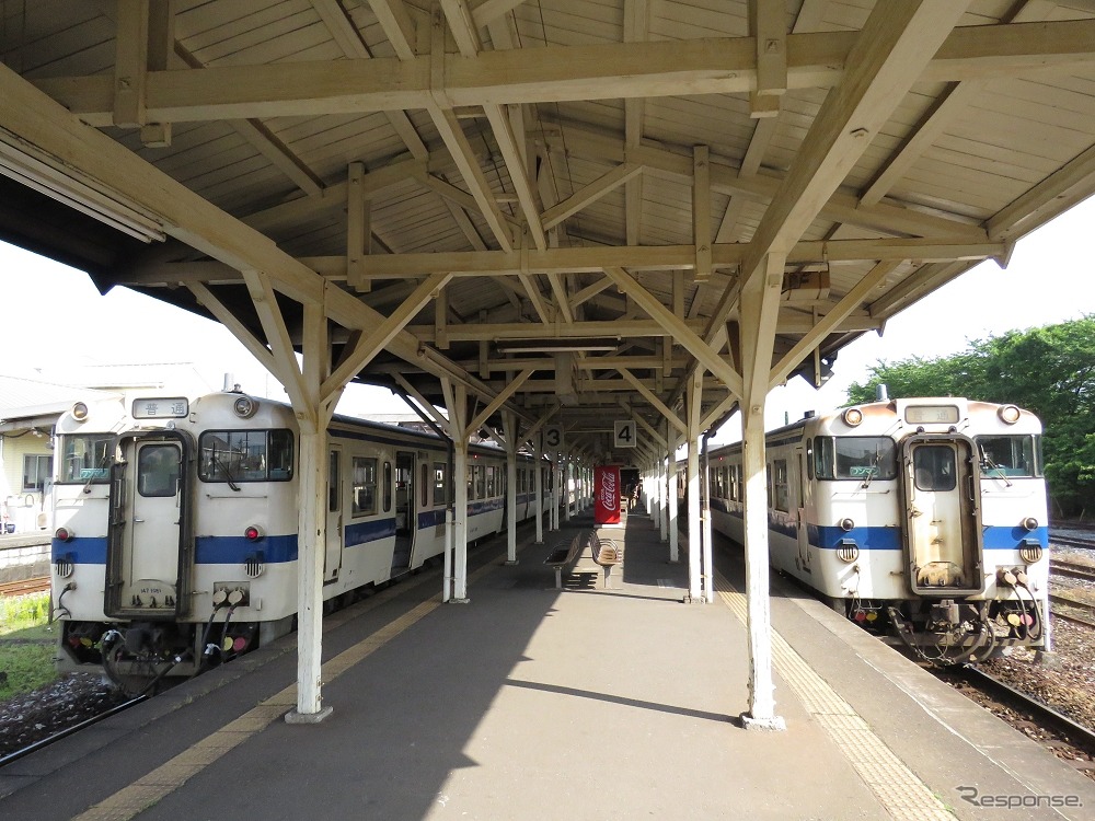 田川後藤寺駅（写真）から添田駅までの区間は列車が運転されているが、所定ダイヤより本数を減らしている。