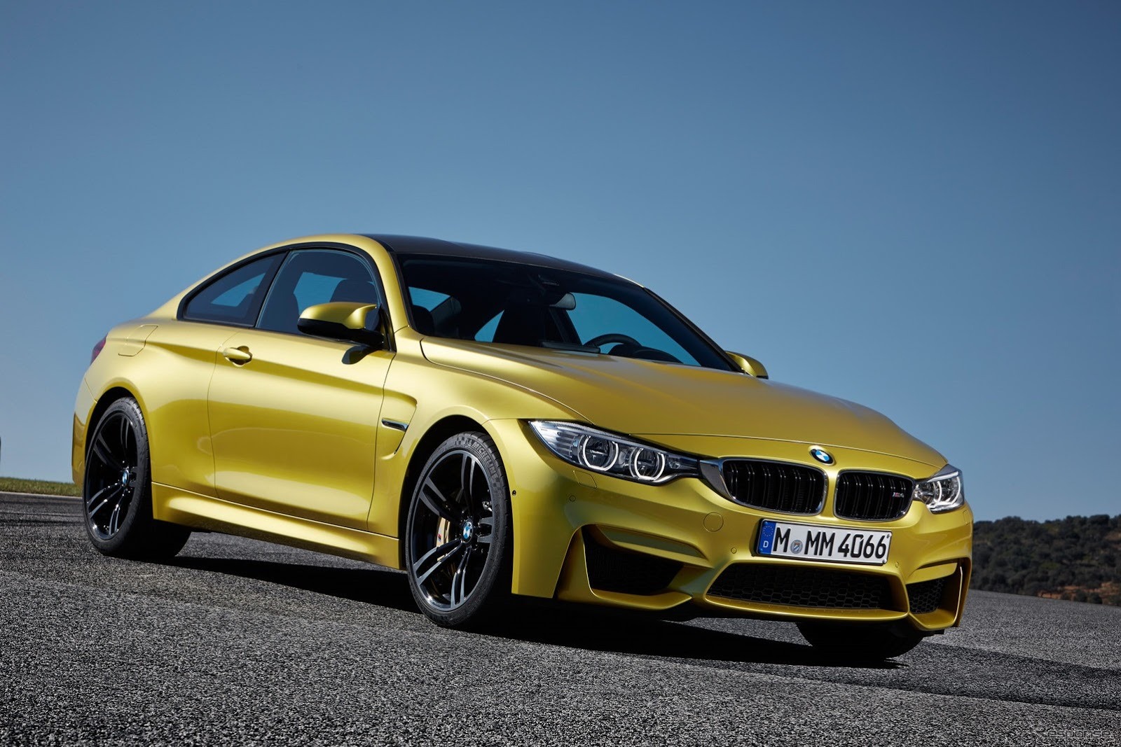 BMW M4クーペ