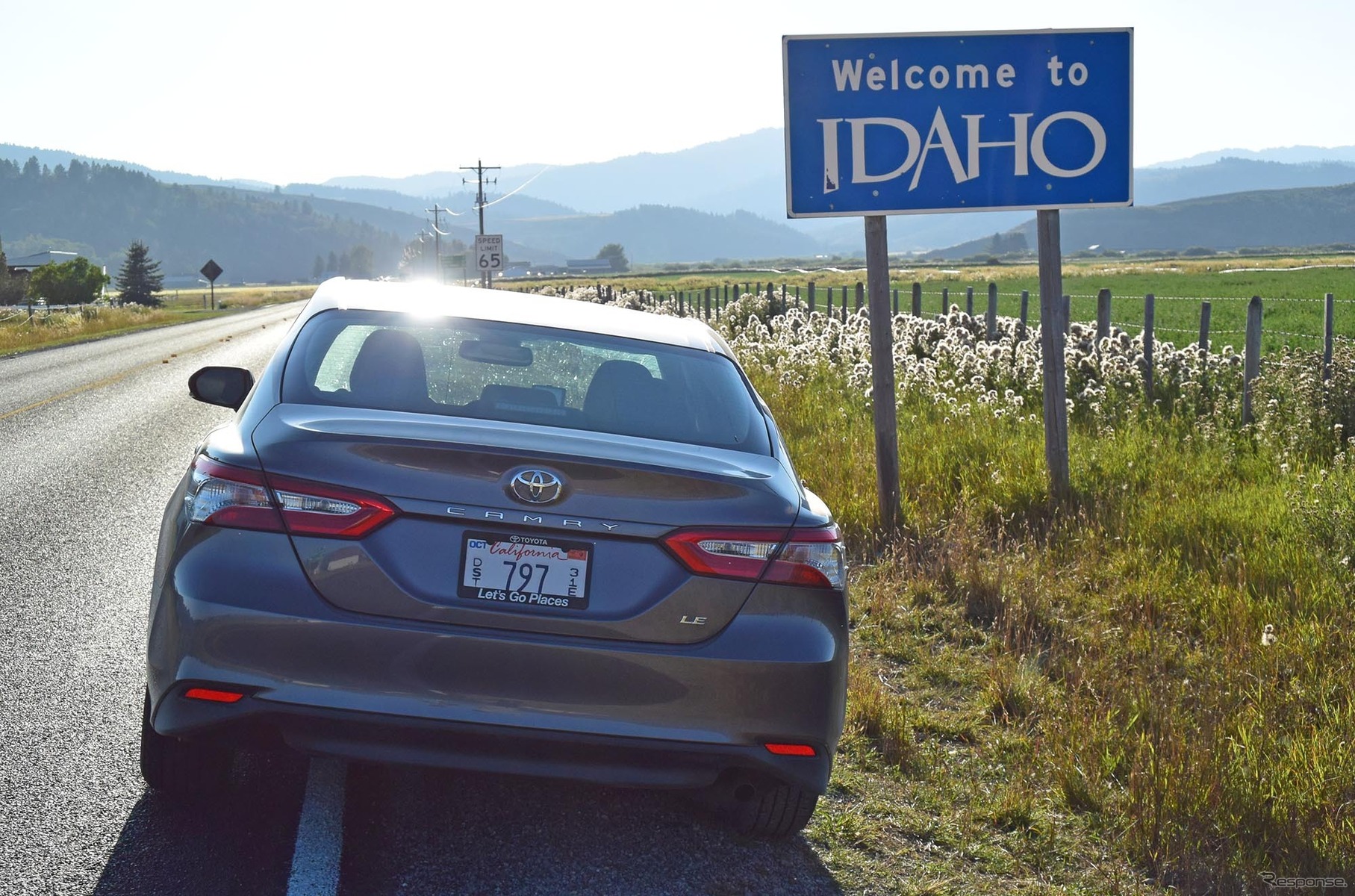 アイダホ/ワイオミング州境にて。州をまたぐと文化が違う。それを感じながら行くのもアメリカの放浪旅の面白いところである。