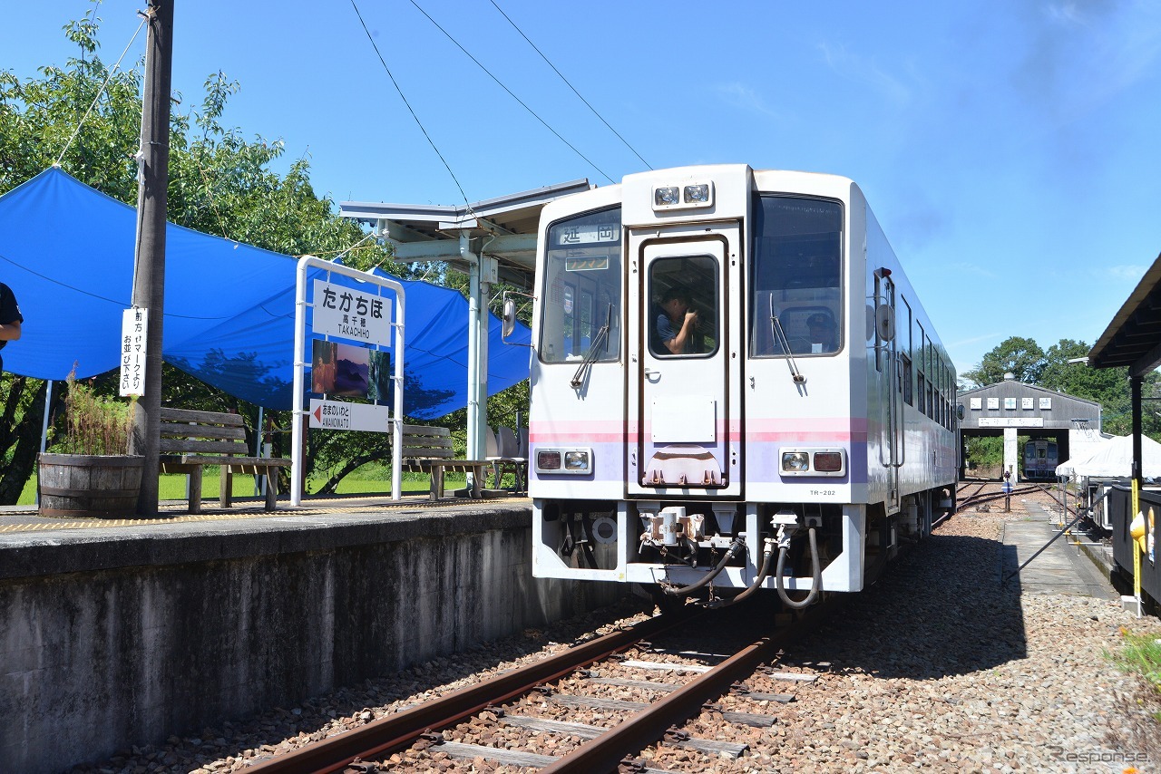 石破茂氏、高千穂あまてらす鉄道を訪問