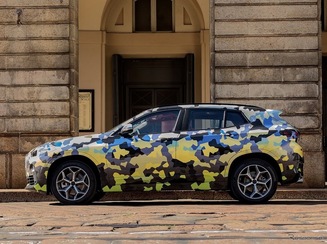 BMW X2 の最新プロトタイプ（イタリア・ミラノ）