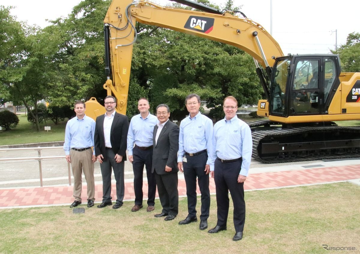 Cat320シリーズ発表セレモニー