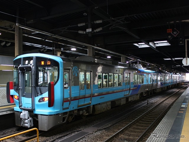 IRいしかわ鉄道線（写真）とあいの風とやま鉄道線が含まれる場合は現在と同じ範囲でしか利用できない。