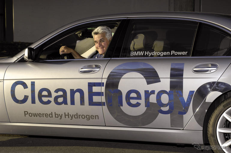 BMW、ハイドロジェン7を人気コメディアンのジェイ・レノに貸与