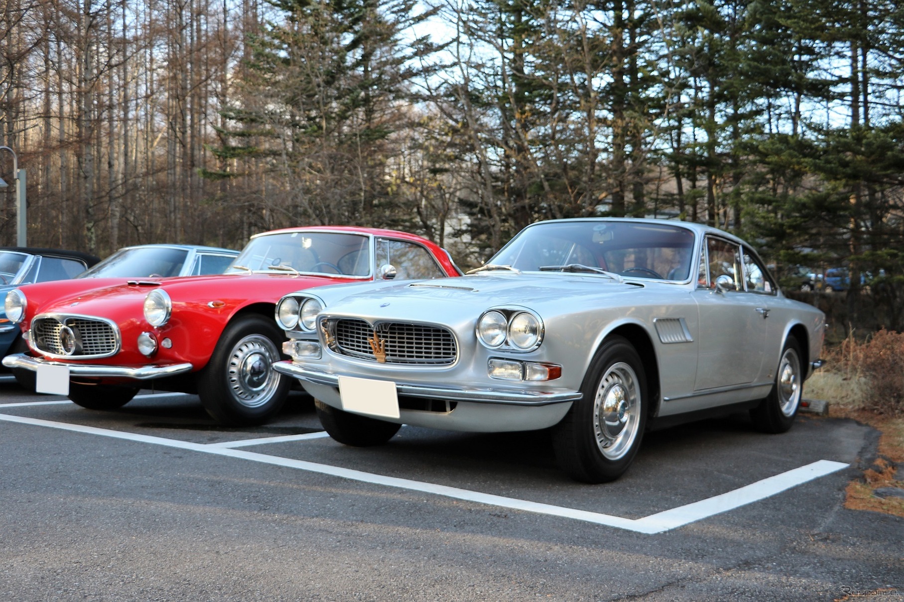 マセラティ 3500GT（左）とセブリング（右）