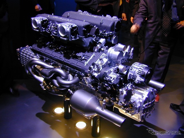 【ランボルギーニ『ムルチエラーゴ』】フルタイム4WDが標準