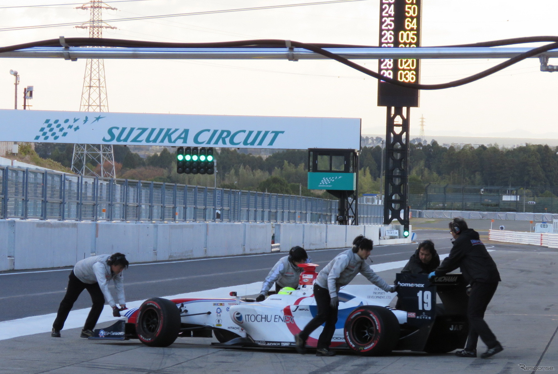 初日トップタイムをマークした#19 関口雄飛。