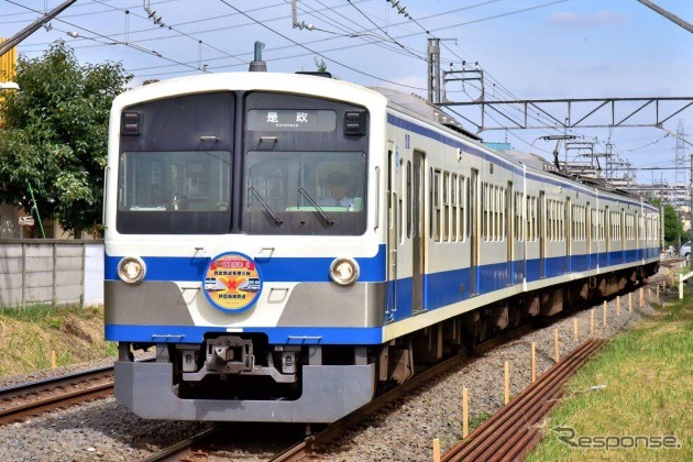 多摩川線で運転されている伊豆箱根鉄道とのコラボ電車は運転期間を延長し、多摩湖線に移る。