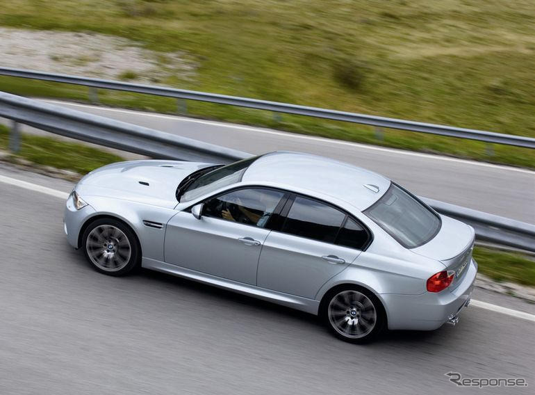 BMW M3サルーン を発表