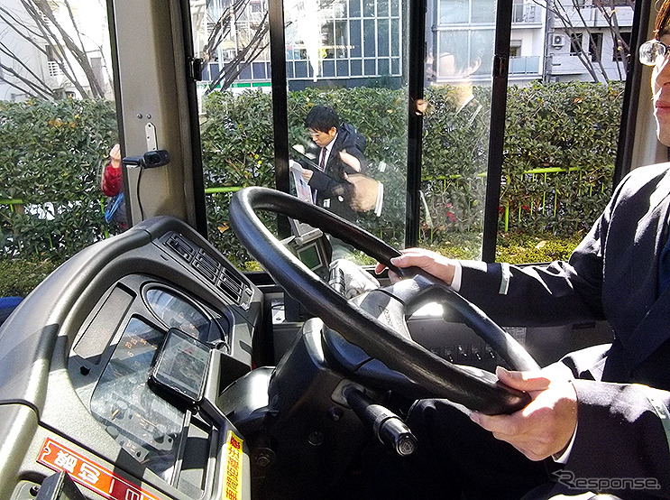 KDDIと小湊鐵道によるIoT活用「路線バス危険運転予防」実証実験 記者説明会