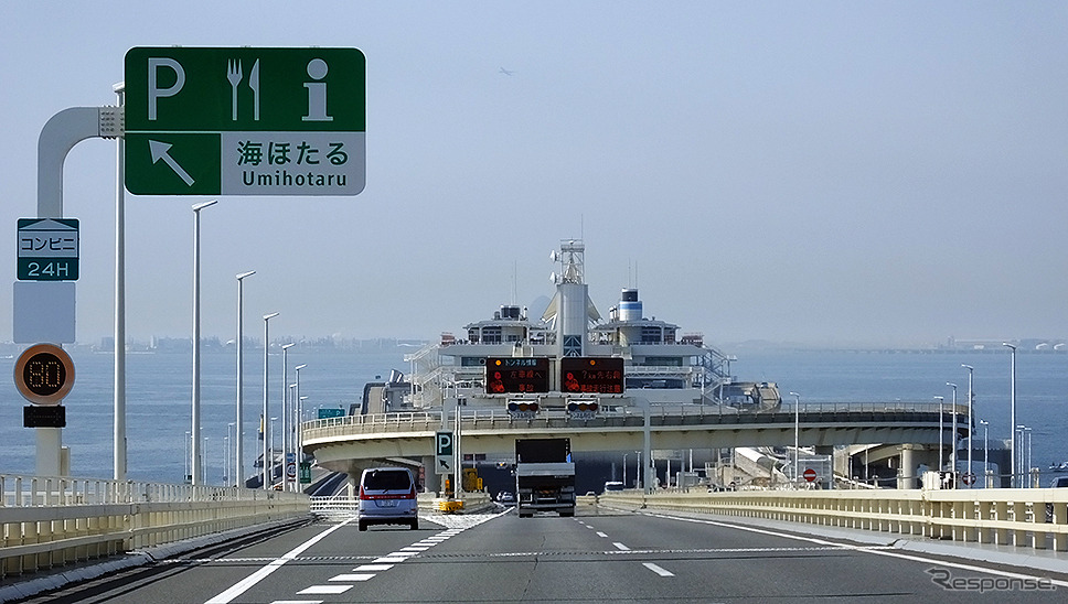 東京湾アクアライン海ほたる
