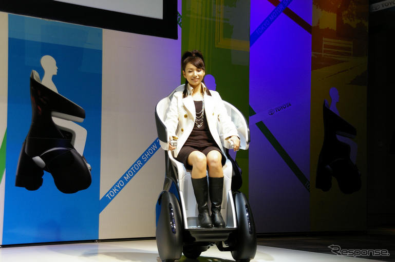 【東京モーターショー07】トヨタ i-REAL を先行公開