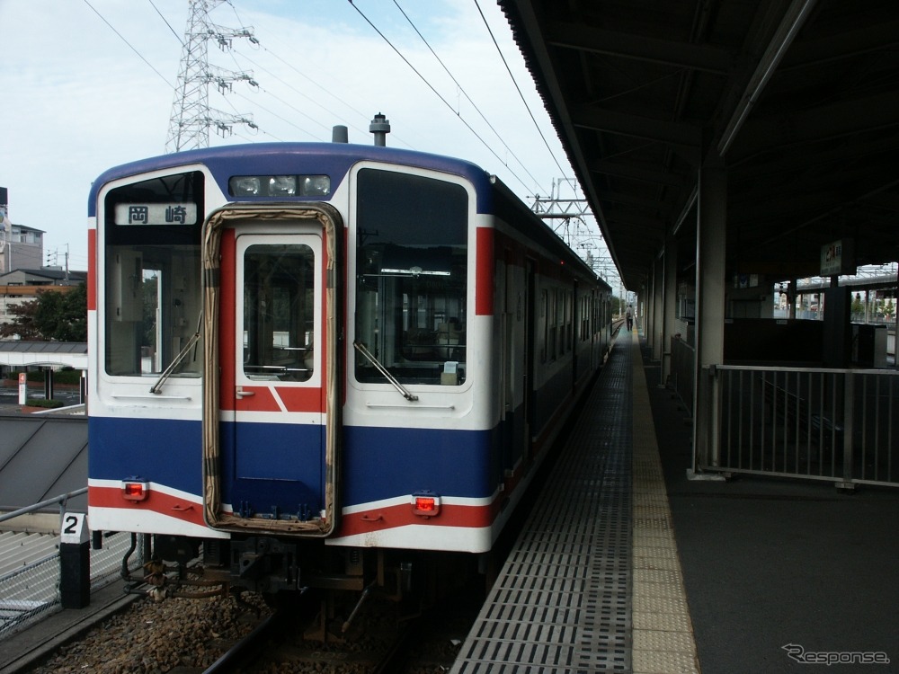 開業時に使われていた100系は既に引退しているが、一部が福井県のえちぜん鉄道に譲渡された。
