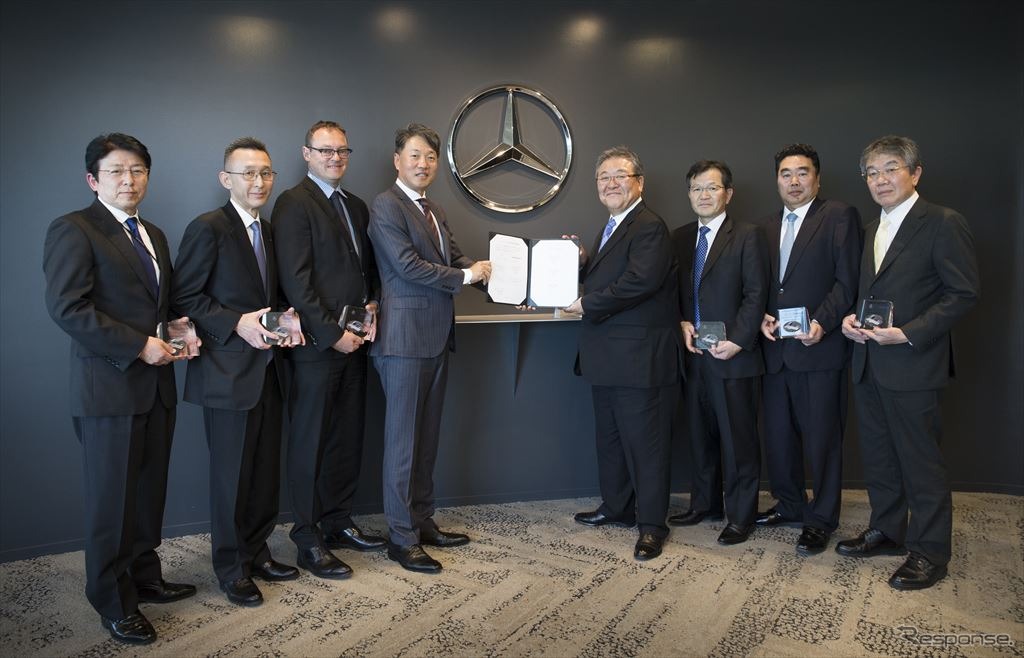 左から、MBSJ 鈴木副社長、MBJ 荒垣副社長、MBJ アルブレヒト副社長、MBJ 上野社長、上組 深井社長、上組 田原常務、MBSJ 濱田社長、MBSJ 竹田副社長