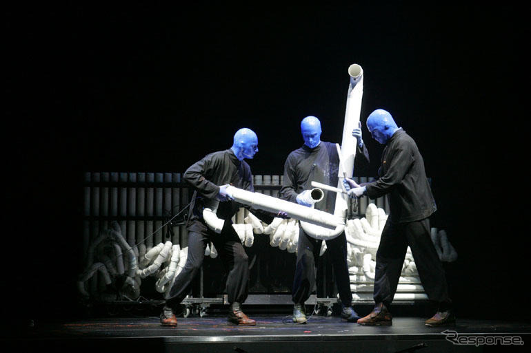 「ブルーマングループ」観劇バスツアー…1月までのチケットあり