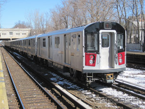 ニューヨーク市地下鉄のR142A車両。1999年に川崎重工が製造した、ニューヨーク市地下鉄のなかでは比較的新しい車両。