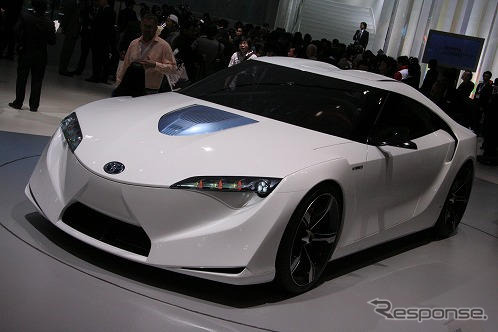 【東京モーターショー07】未来的ハイブリッドスポーツ…トヨタ FT-HS
