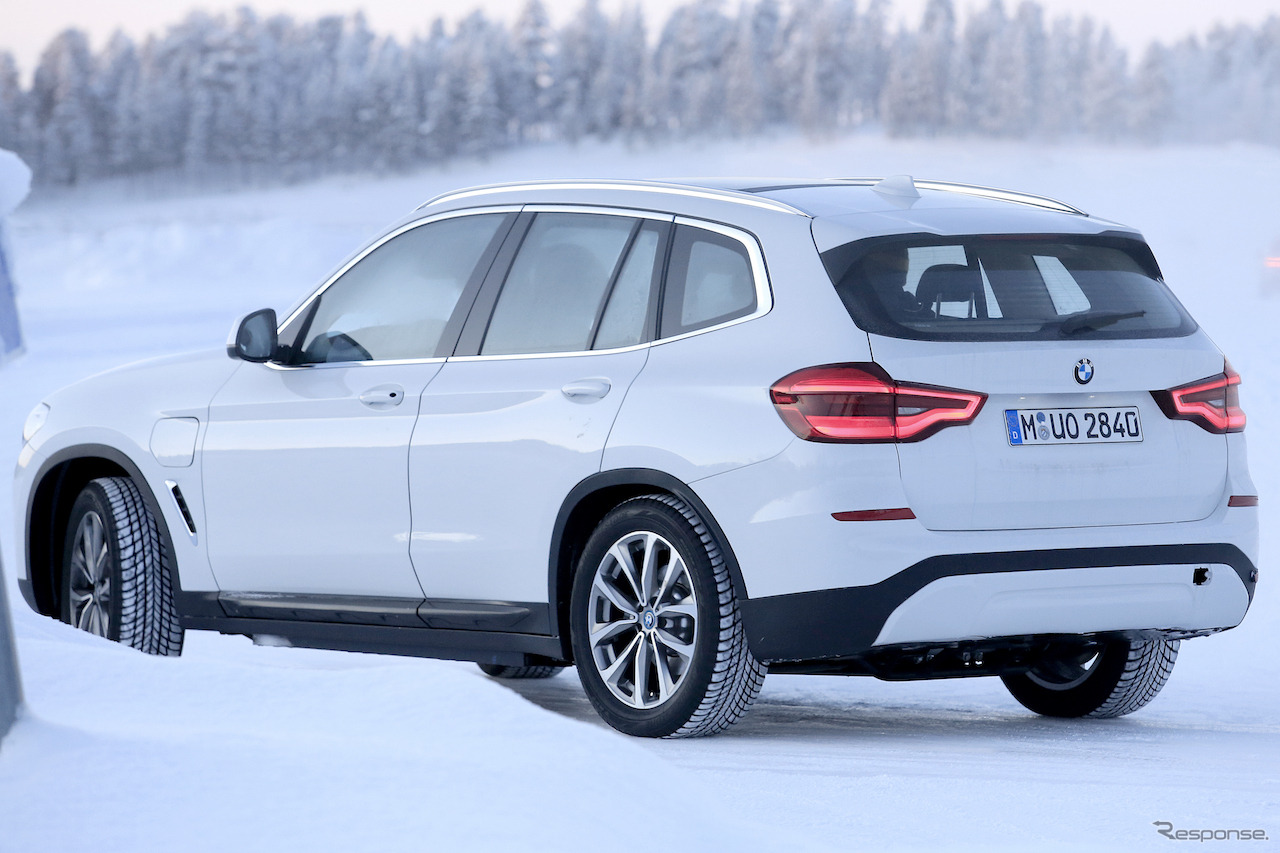 BMW X3のEVモデル「iX3」スクープ写真