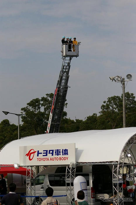 【東京モーターショー07】幕張上空30m体験