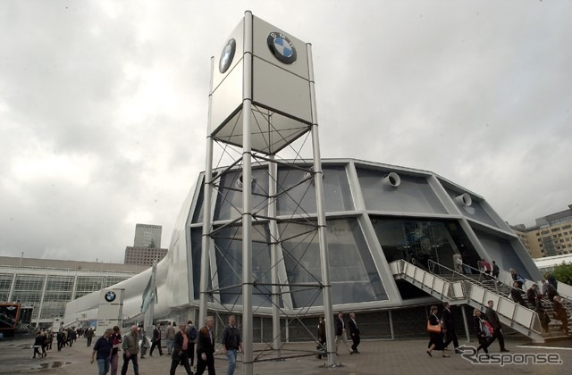 【フランクフルトから東京ショー2001へ】BMWの“コンセプト・スタンド”