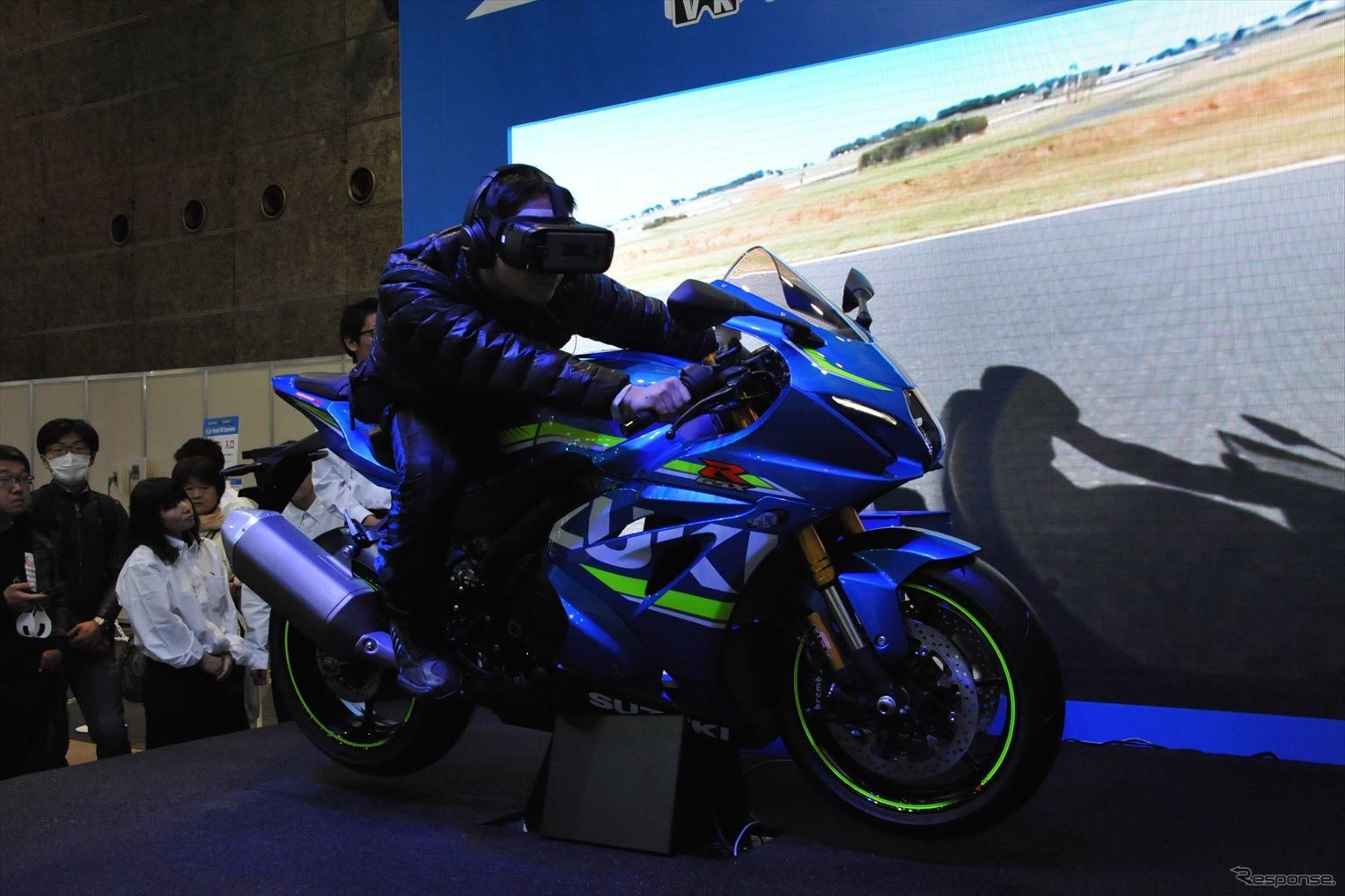 ケビン・シュワンツのGSX‐R1000Rの走りを我が手にするVR体験